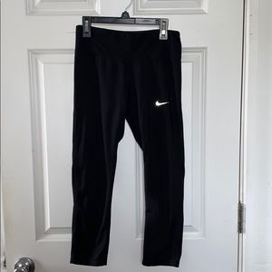 Nike Dry-Fit Quarter Length Leggings